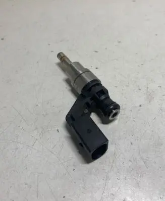 Volkswagen Golf Plus Fuel injector 03C906036A