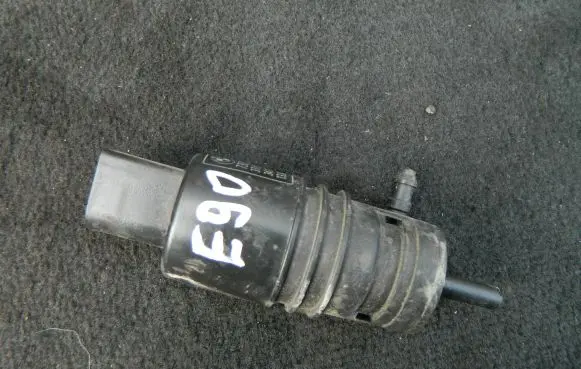 BMW 3 E90 E91 Headlight washer pump 7302588
