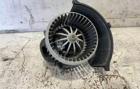 Volkswagen Touareg I Heater fan/blower 7L0820021L