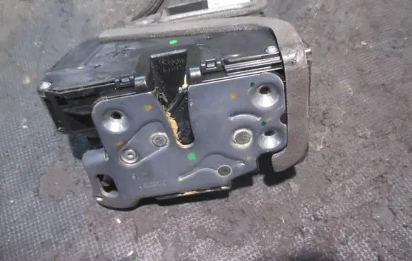 Opel Astra K Front door lock 915C3039072 179771 090416