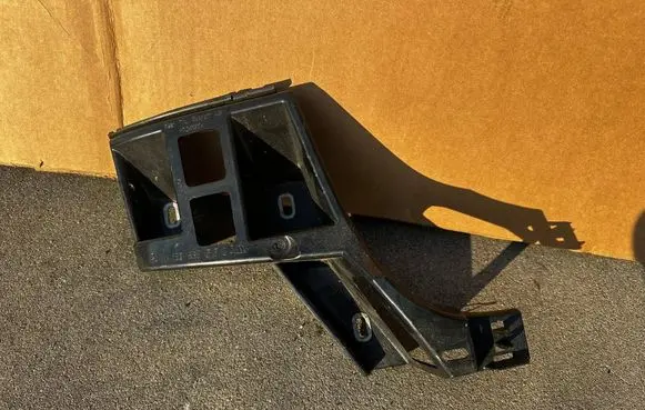 Mercedes-Benz ML W166 Rear bumper mounting bracket A1668803303