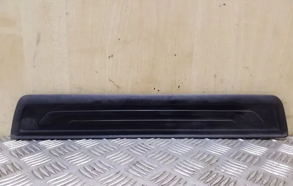 Front sill trim cover