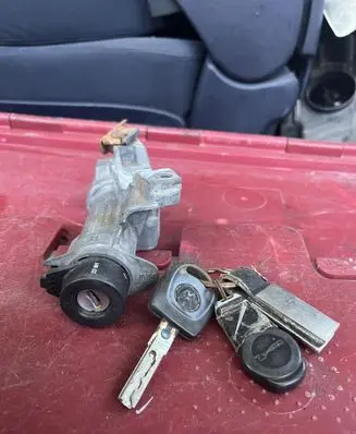 Volkswagen Golf IV Ignition lock 4B0905851C