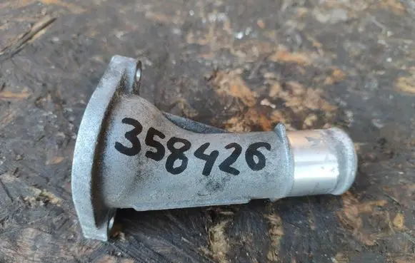 Lexus HS Thermostat housing 1632128020