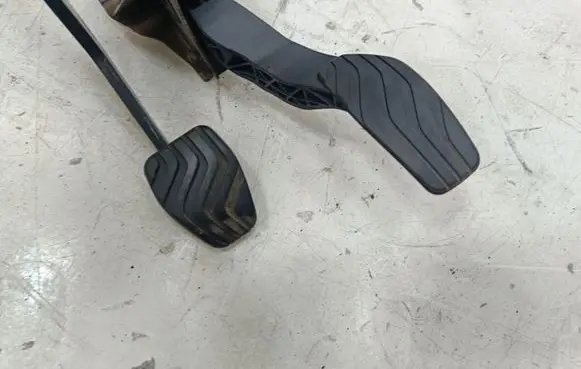 Nissan Qashqai Accelerator throttle pedal 180024BG0B