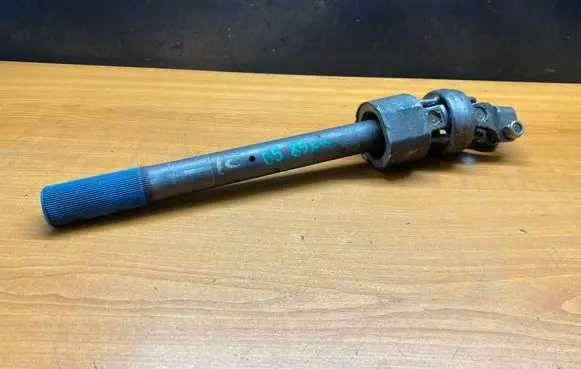 Volkswagen PASSAT B5 Steering column universal joint