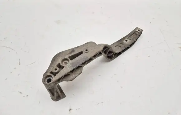 Audi A4 S4 B5 8D Rear differential/diff mount bracket 8D0599289