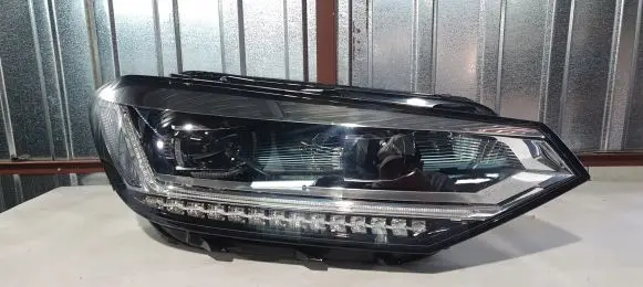 Volkswagen Touran III Headlight/headlamp 5TB941082A