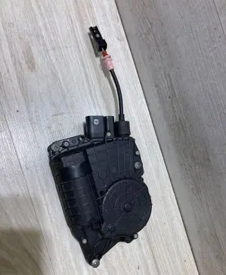 BMW 5 F10 F11 Rear door soft close latching motor 41533104