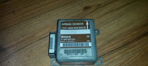 Audi A6 S6 C4 4A Airbag control unit/module 0285001037 8a0959655b