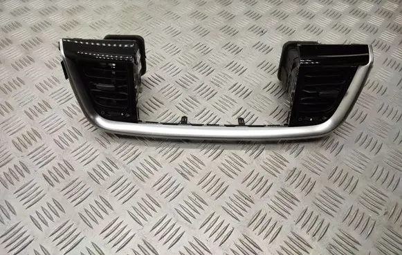 KIA Stonic Dash center air vent grill 84740H8AD0fhs 84740H8AD0