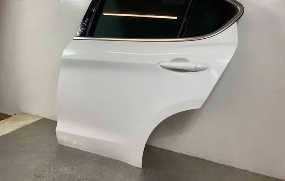 Alfa Romeo Stelvio Rear door