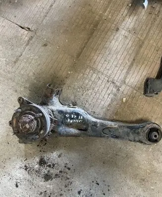 Mitsubishi Carisma Rear wheel hub spindle/knuckle 