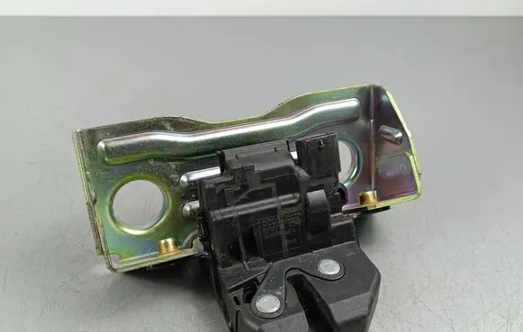 Jeep Renegade Tailgate/trunk/boot lock/catch/latch 52082150 B805