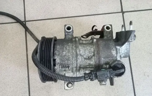 Peugeot 208 I Air conditioning (A/C) compressor (pump) 9822184980