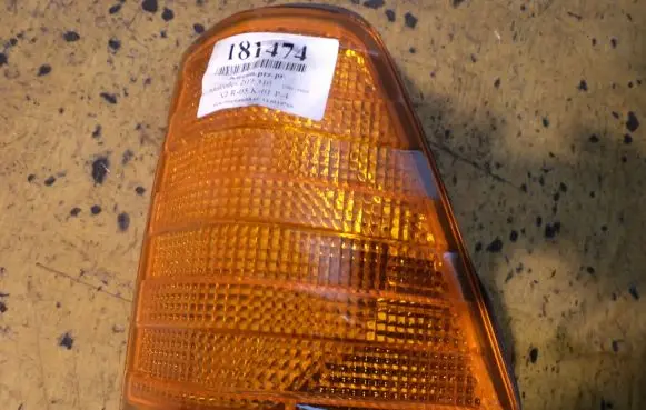 Mercedes-Benz E W123 Front indicator light