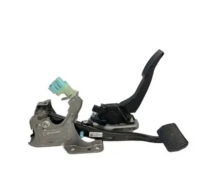 Ford Bronco Pedal assembly NX6C2D094BA 27092022 FYYBA22270025829