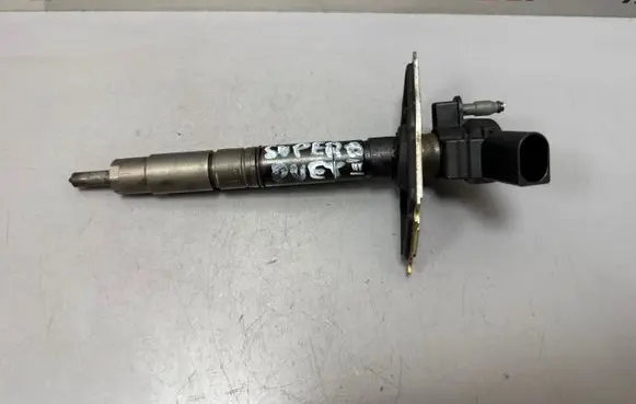 Skoda Superb B6 (3T) Fuel injector 03L130277 0445116