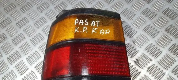 Volkswagen PASSAT B3 Rear/tail lights 333945257