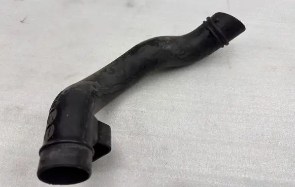 Volvo XC90 Air intake duct part 31370304