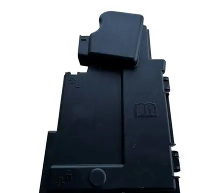 Opel Astra K Fuse box cover 