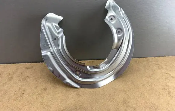 BMW 3 F30 F35 F31 Front brake disc dust cover plate 6873418 34106873418 6792236