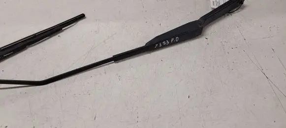 Citroen Berlingo Front wiper blade arm 80007467B