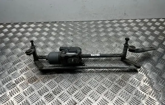 Skoda Octavia Mk2 (1Z) Front wiper linkage and motor 1Z1955119D 0390241631 1Z1955023E