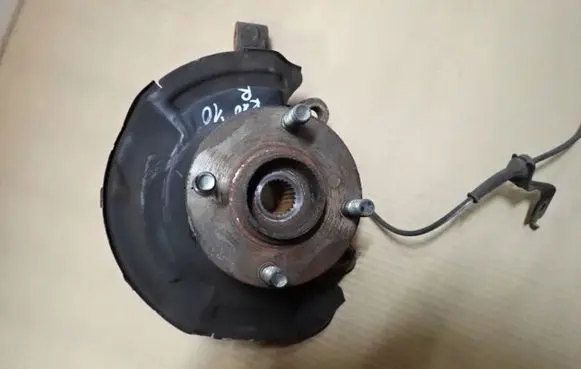 Suzuki Alto Front wheel hub spindle knuckle 