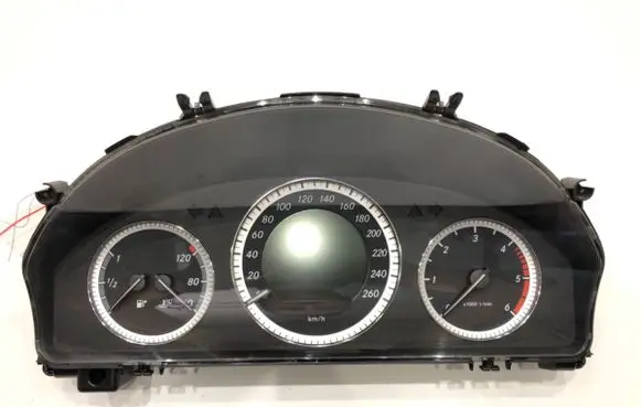 Speedometer (instrument cluster)