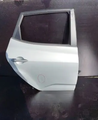 KIA Venga Rear door