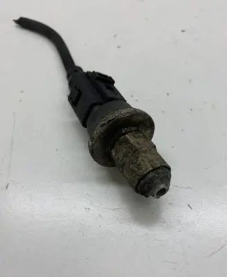 Volkswagen Golf IV Air conditioning (A/C) pressure sensor 1J0959126