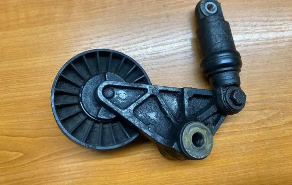 Opel Zafira A Alternator belt tensioner 2246692300