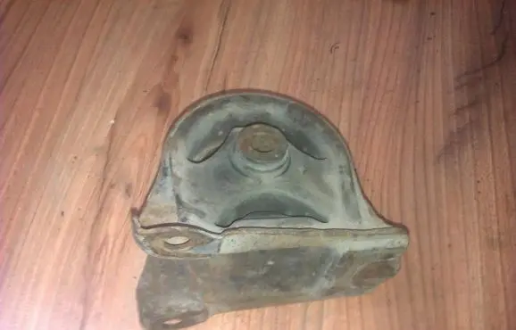 Honda Accord Engine mount bracket