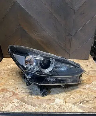 Mazda 2 Headlight/headlamp D43N51030
