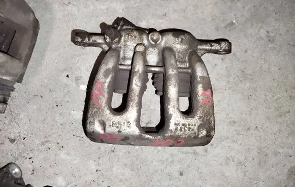 Peugeot 407 Front brake caliper 