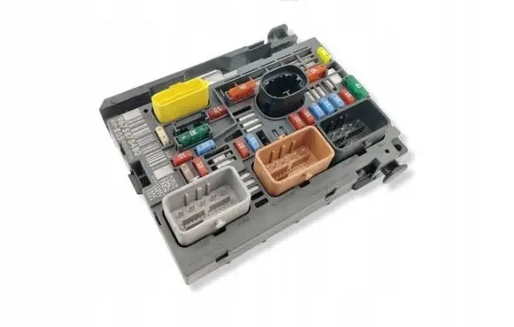 Peugeot 308 Fuse module 9675878480