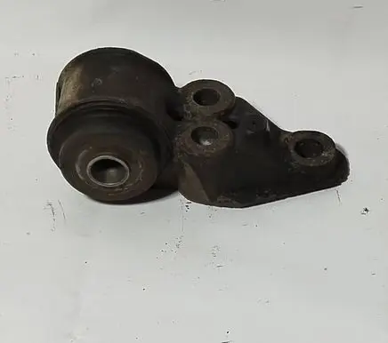 Audi A6 S6 C5 4B Rear axle beam mounts housing 4B0501521E 8E0501521H