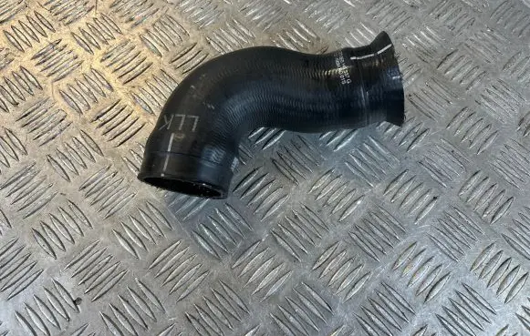 Audi A4 S4 B7 8E 8H Intercooler hose/pipe 8E0145837G