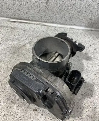 Audi A4 S4 B5 8D Throttle valve 058133063Q
