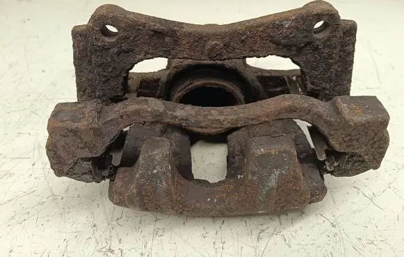 Toyota Corolla Verso AR10 Front brake caliper
