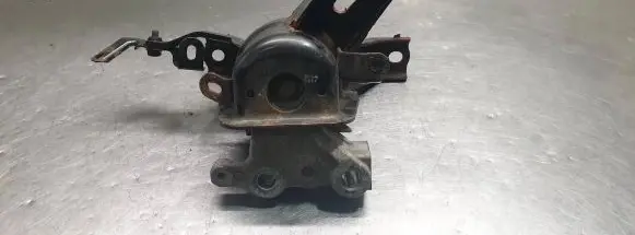 Toyota Prius+ (ZVW40) Engine mount bracket