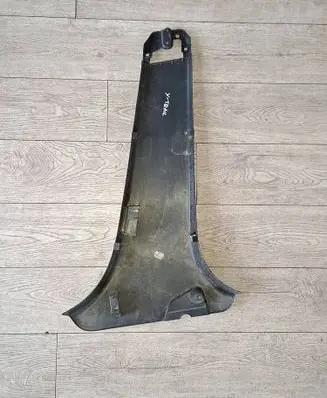 Nissan X-Trail T32 (B) pillar trim (bottom) 769163634R