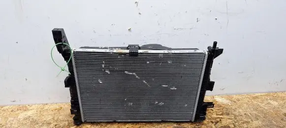 Ford Focus Coolant radiator 8V61-8C607-ED DV61-8C342-LE
