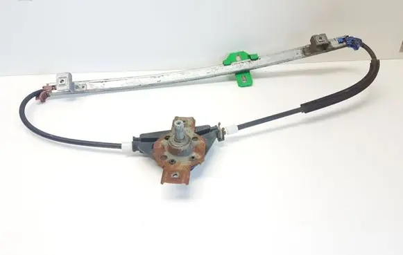 Rear door manual window regulator