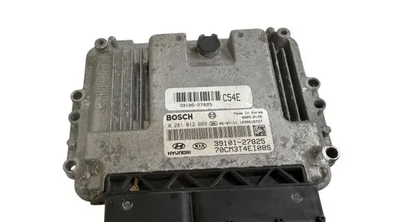 Hyundai Santa Fe Engine control unit/module 3910627825 3910127825 0281012669