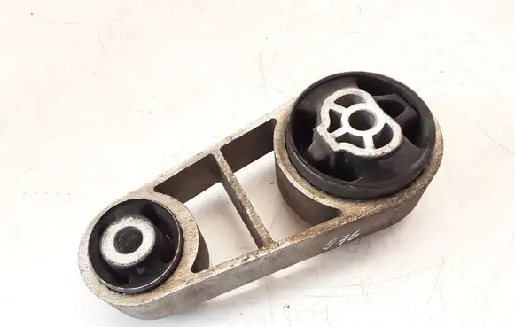 Jaguar X-Type Gearbox mounting bracket