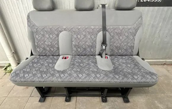 Opel Vivaro Third row seats 