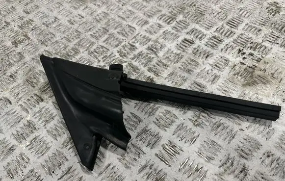 Chevrolet Corvette C8 Other front door trim element Y2ACHY2BC