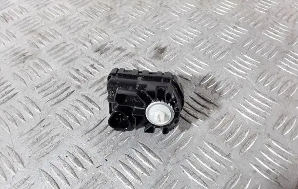 Headlight level adjustment motor